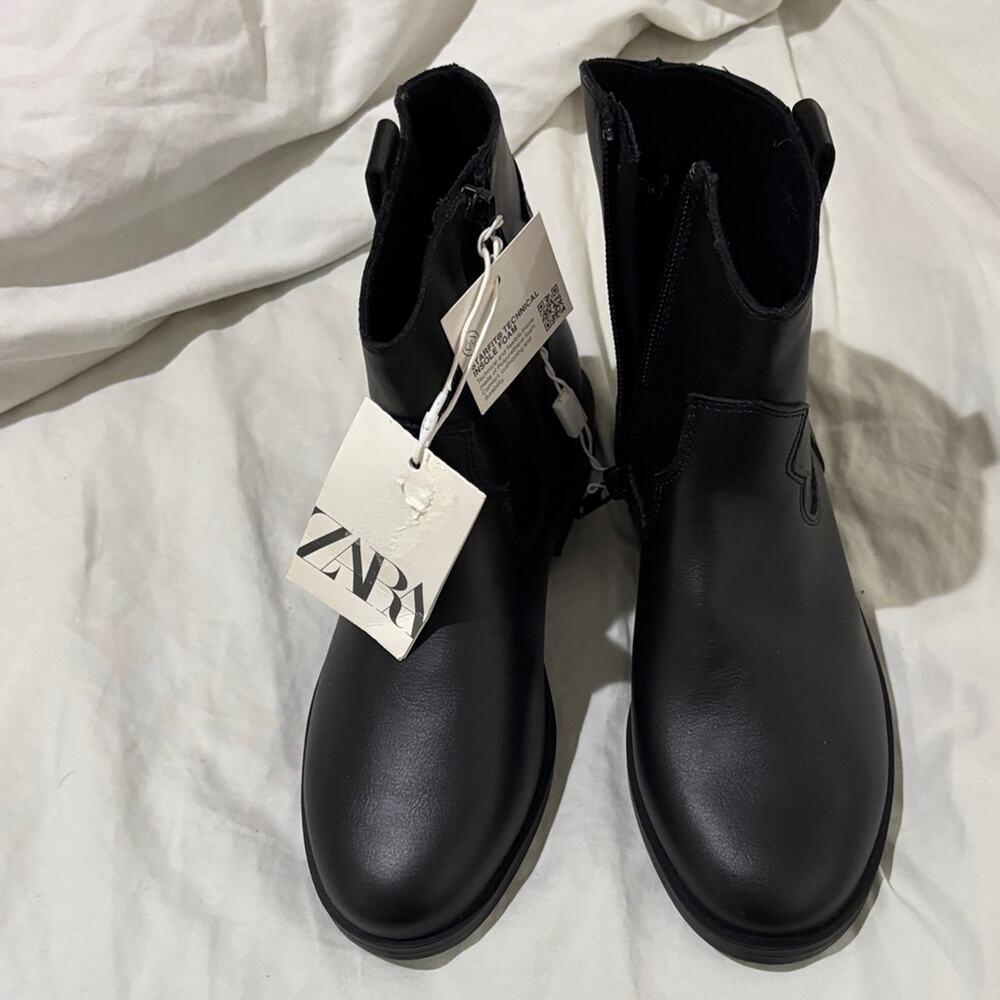 Zara 2.5 Sleek Black Ankle Boots side zip entry nwt and perfect w/rubber soles